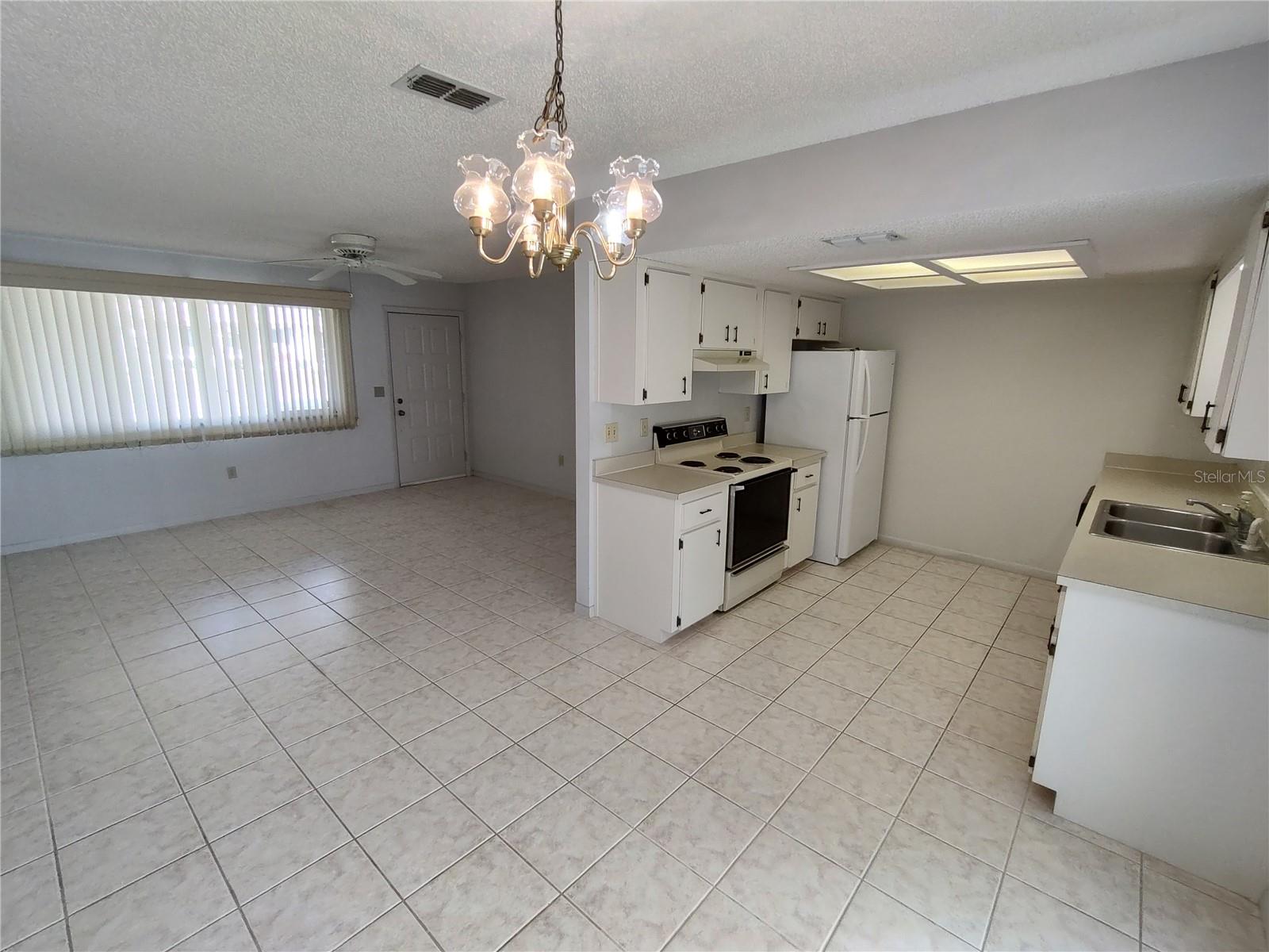 Single Family Residence at 8690 SW 108TH PL, OCALA, photo 6 of 19