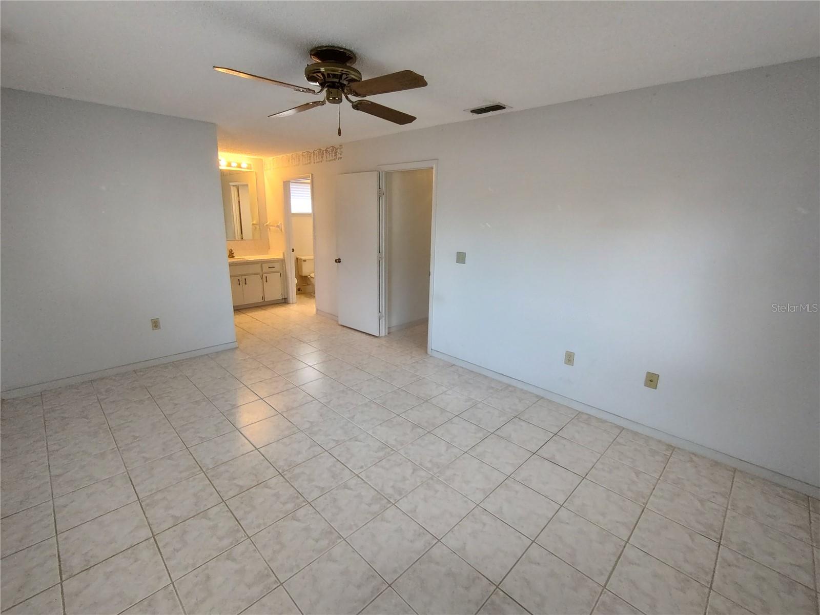 Single Family Residence at 8690 SW 108TH PL, OCALA, photo 12 of 19