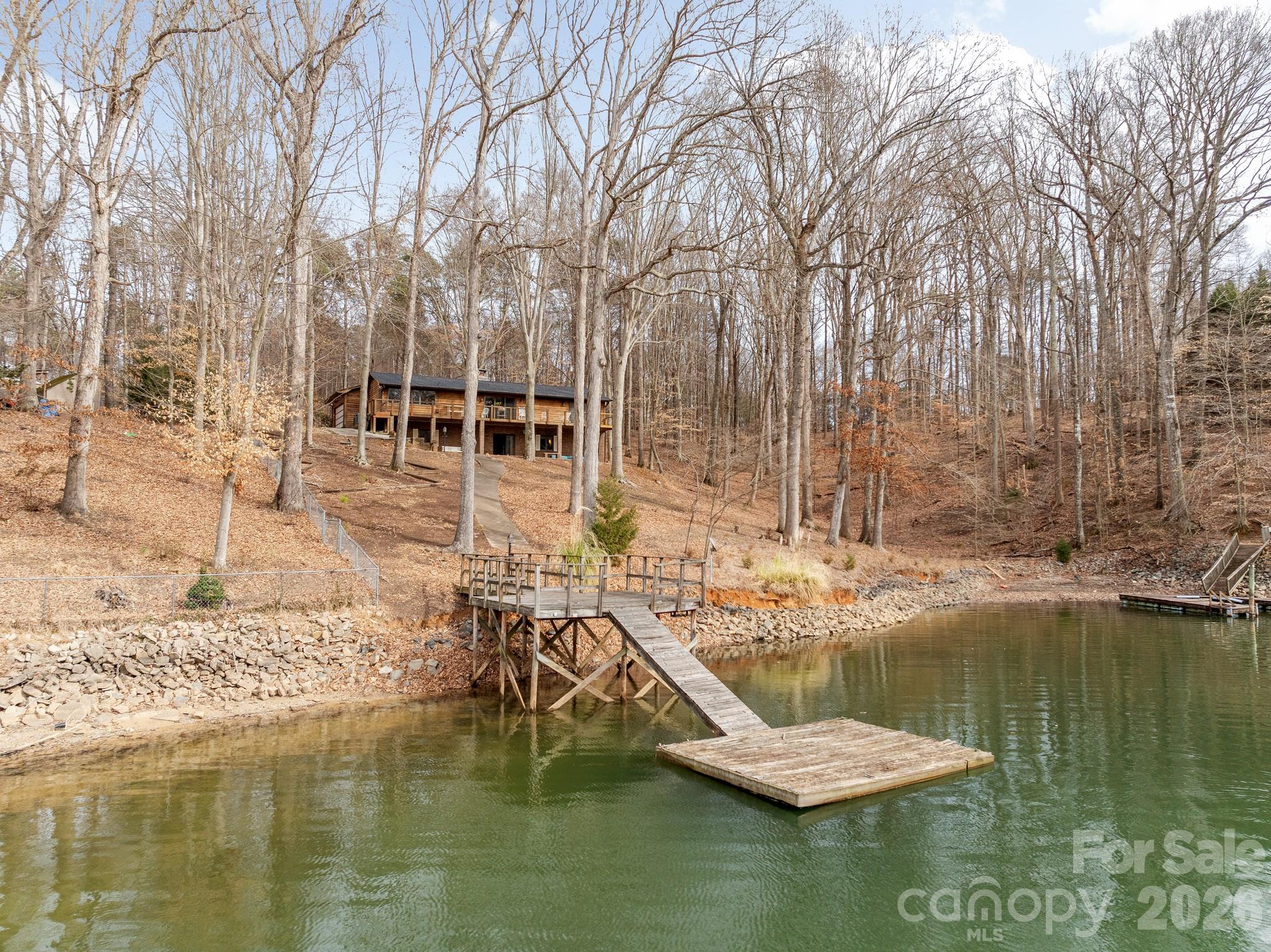 Floating dock - 151 Bridlewood Drive, Mooresville