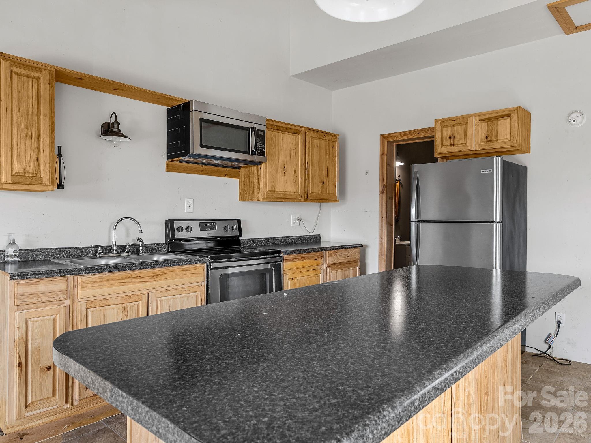 Single Family Residence at 1487 Hayes Road, Columbus, photo 6 of 48