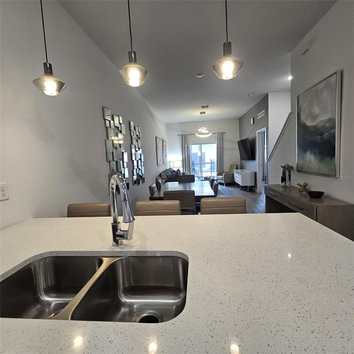 Townhouse at 379 FAMAGUSTA DR, DAVENPORT, photo 9 of 42