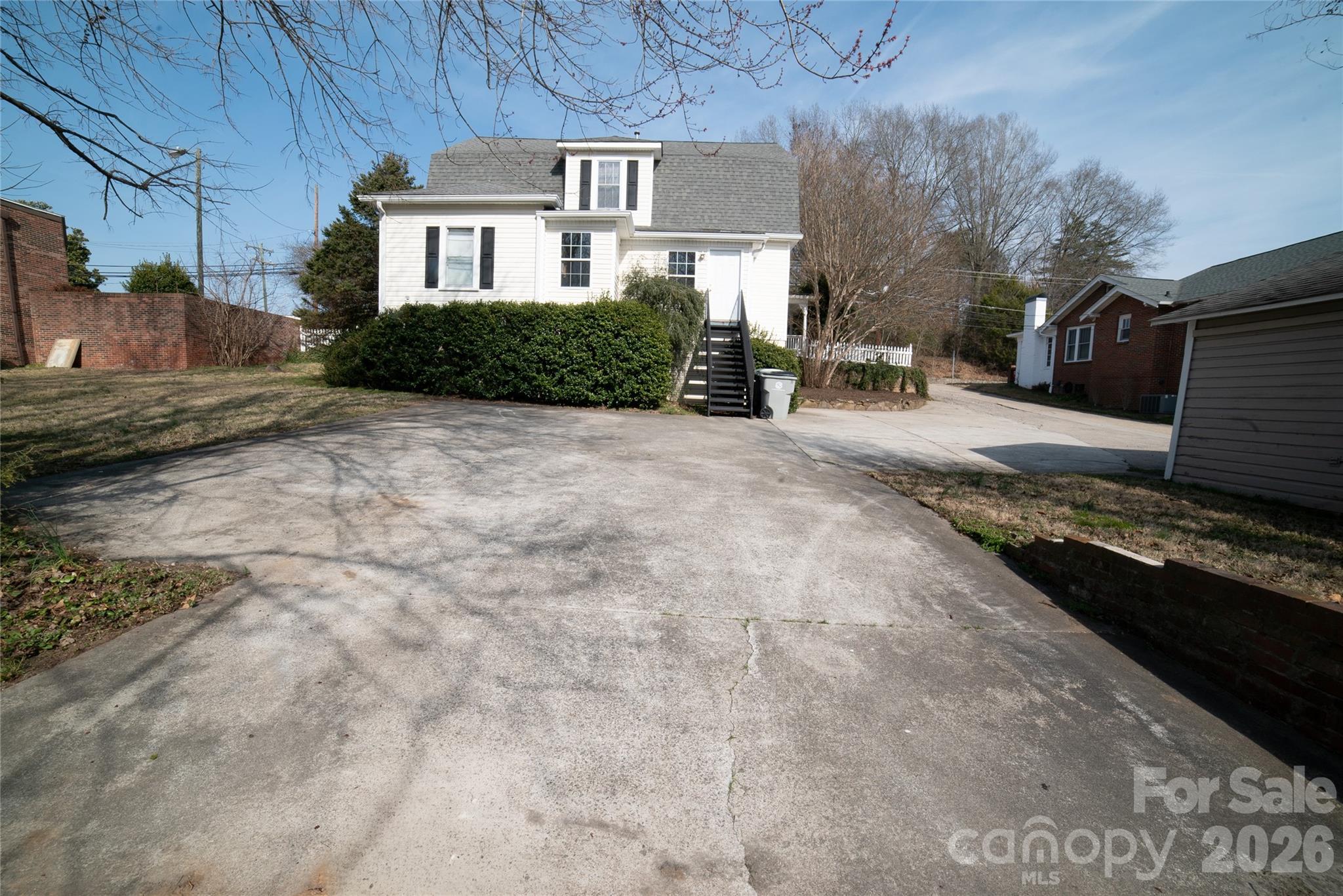 Rear of building and additional parking. - 508 Mulberry Street SW, Lenoir