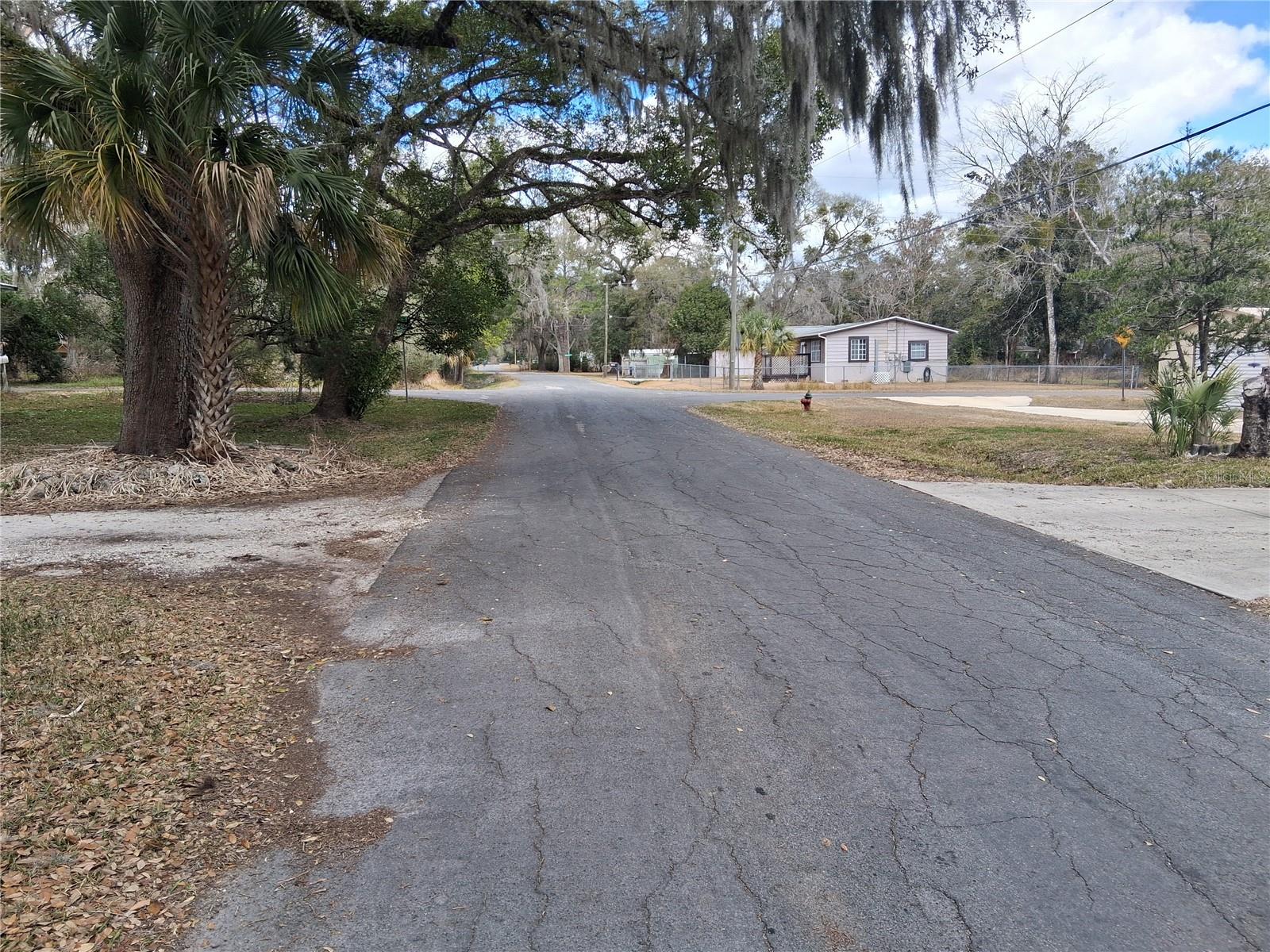 Manufactured Home at 9170 DAN LYNN ST, BROOKSVILLE, photo 4 of 12