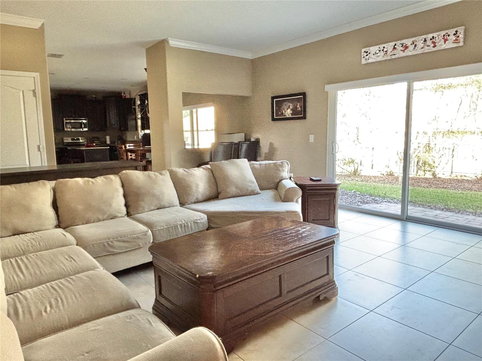 Downstairs Living Room - 1301 GLENEAGLES LN, DAVENPORT