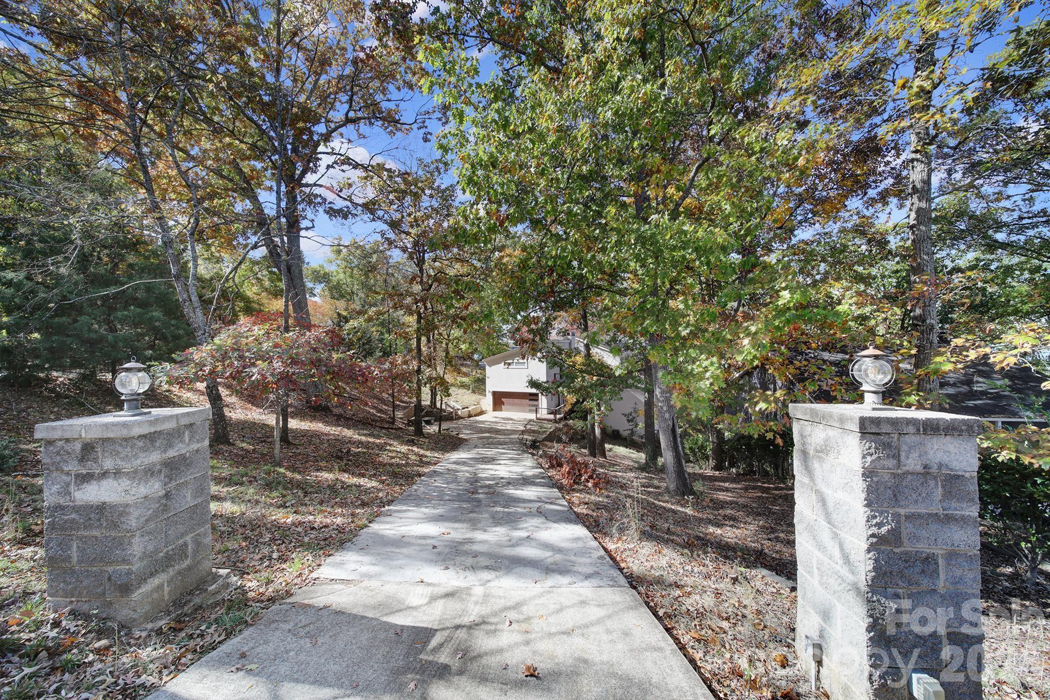 Single Family Residence at 7005 Tega Cay Drive, Tega Cay, photo 5 of 48