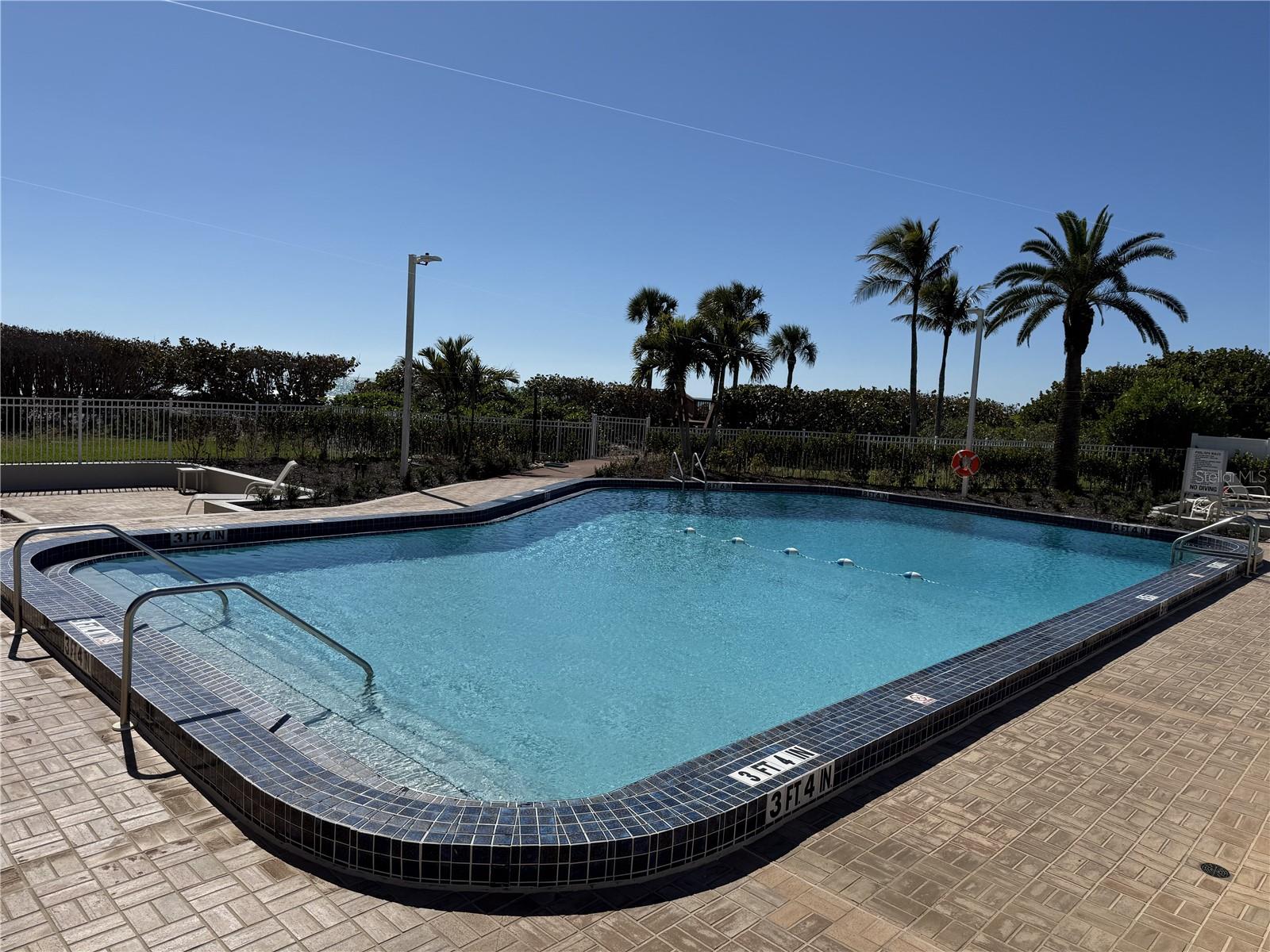 Heated pool - 775 LONGBOAT CLUB RD #401, LONGBOAT KEY