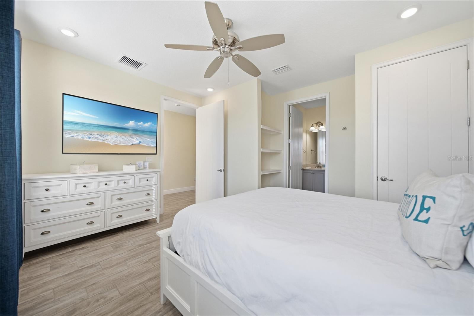 Single Family Residence at 8017 SURF ST, KISSIMMEE, photo 10 of 65