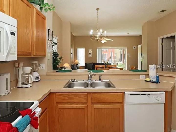 Townhouse at 8550 CRYSTAL COVE LOOP, KISSIMMEE, photo 10 of 27