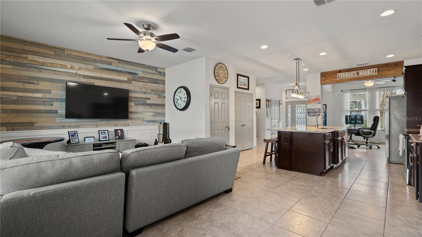 Open Floorplan-Living /Kitchen - 8113 RED STOPPER LN, WINTER GARDEN