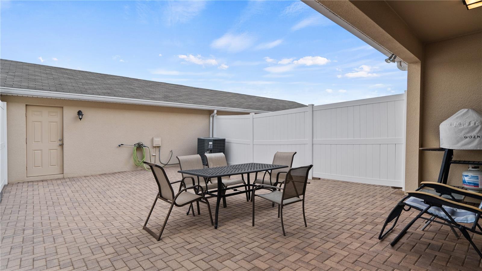 Courtyard - 8113 RED STOPPER LN, WINTER GARDEN