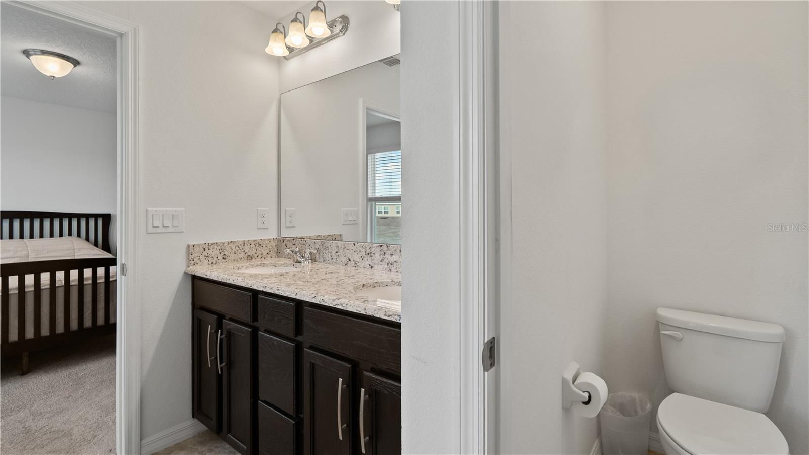 Dual sink in Primary Bath - 8113 RED STOPPER LN, WINTER GARDEN