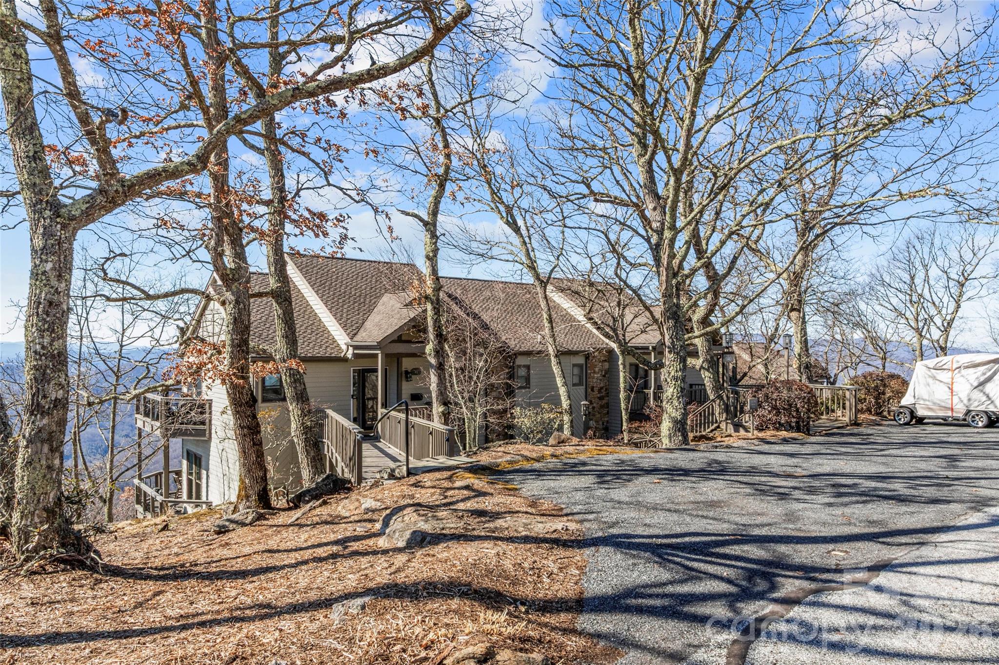 Condominium at 140 Slickrock Road, Burnsville, photo 2 of 33