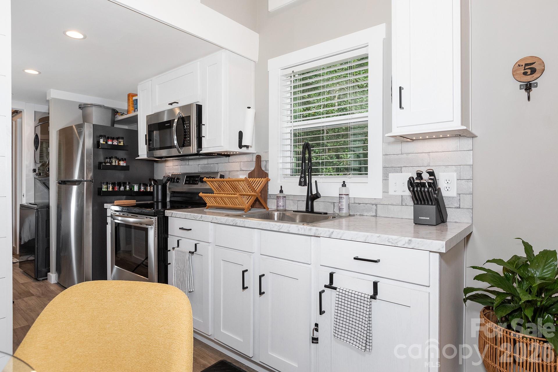 Pictures are not of actual home. Finishes shown are a representation of available options. - TBD Blue Hill Parkway, Marion