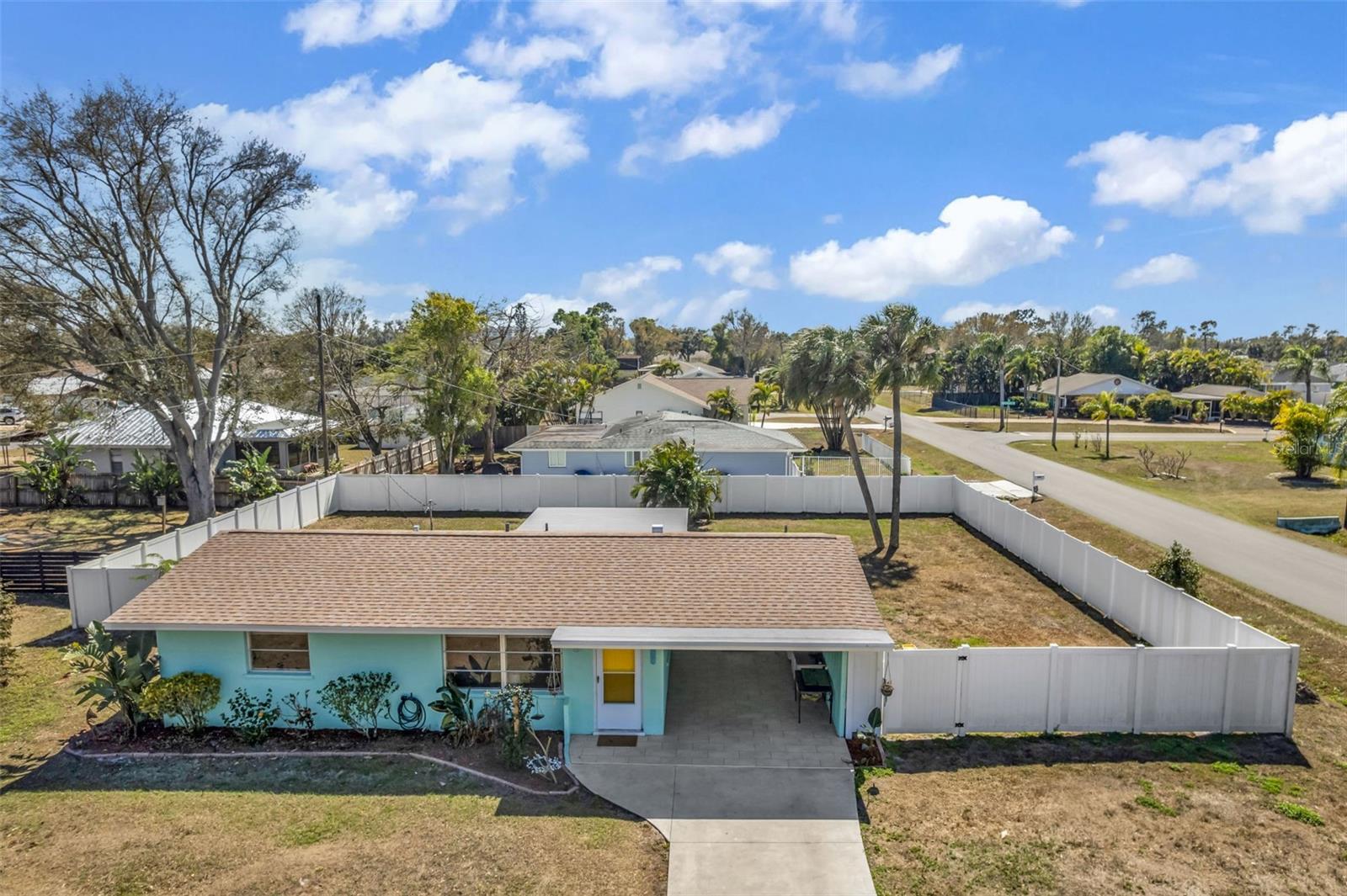 Single Family Residence at 960 DARWIN RD, VENICE, photo 2 of 37