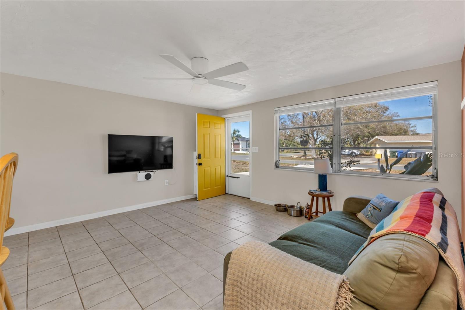 Single Family Residence at 960 DARWIN RD, VENICE, photo 8 of 37