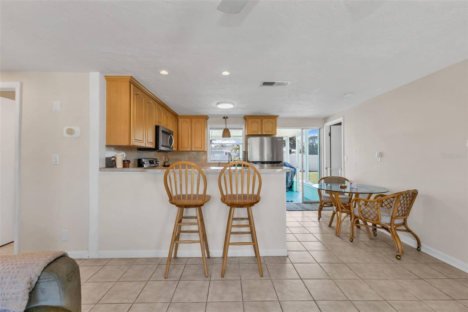 Single Family Residence at 960 DARWIN RD, VENICE, photo 10 of 37
