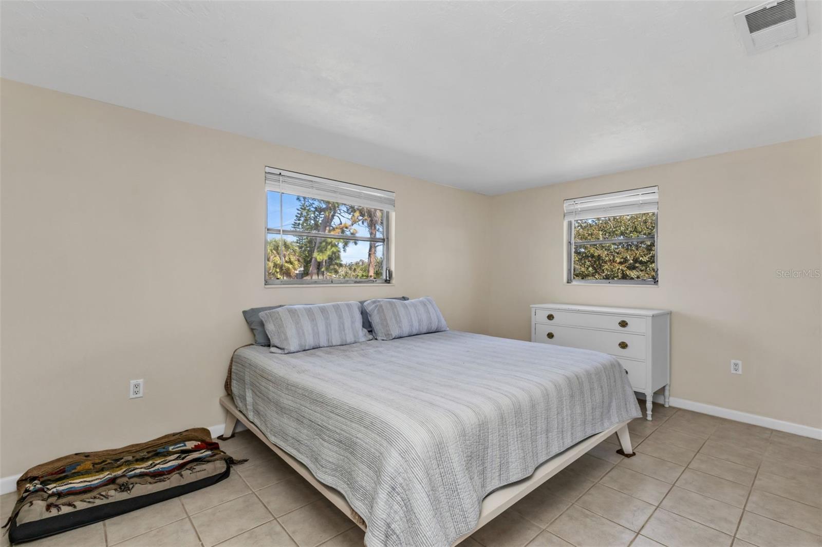 Single Family Residence at 960 DARWIN RD, VENICE, photo 19 of 37
