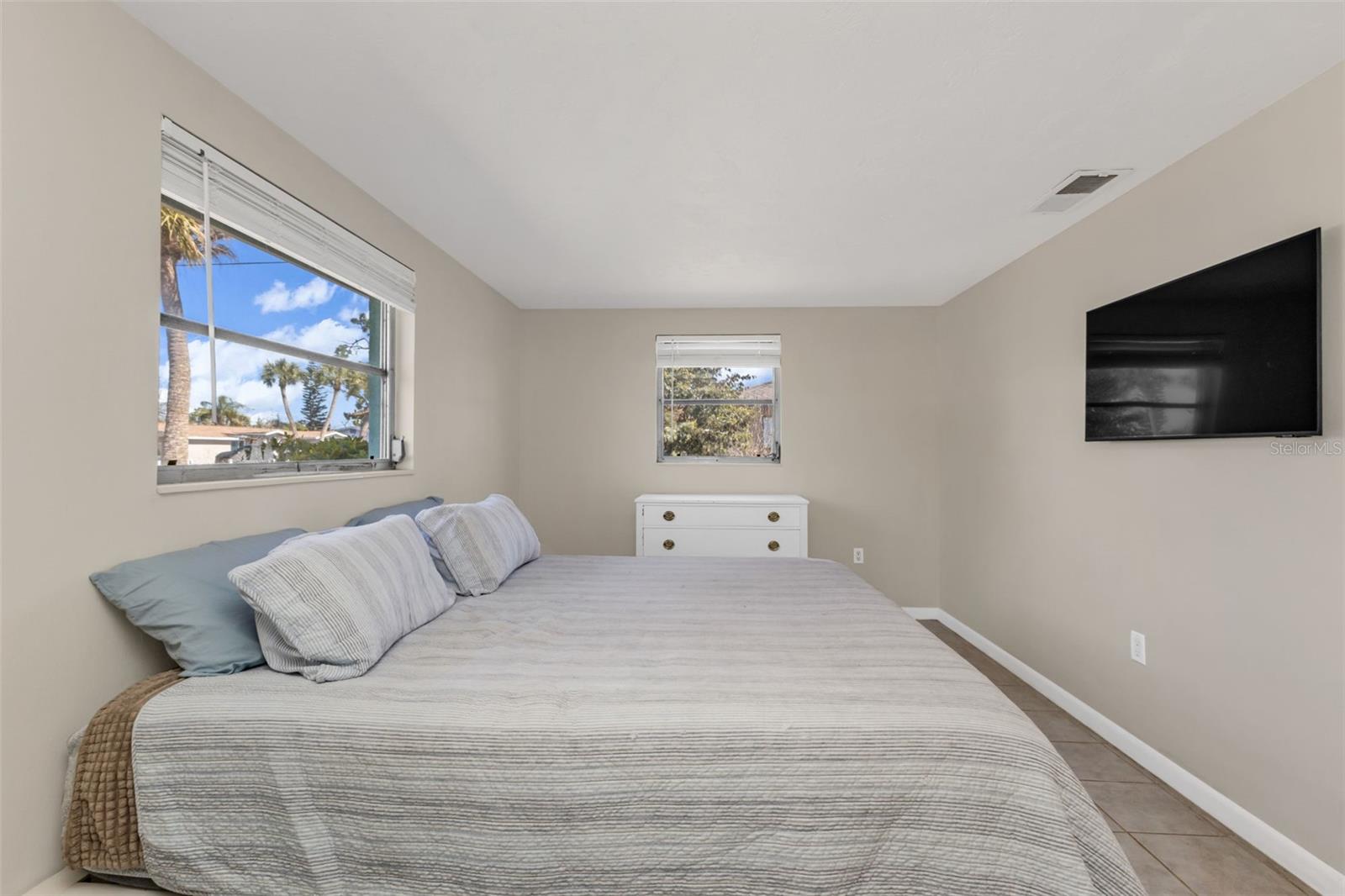 Single Family Residence at 960 DARWIN RD, VENICE, photo 20 of 37