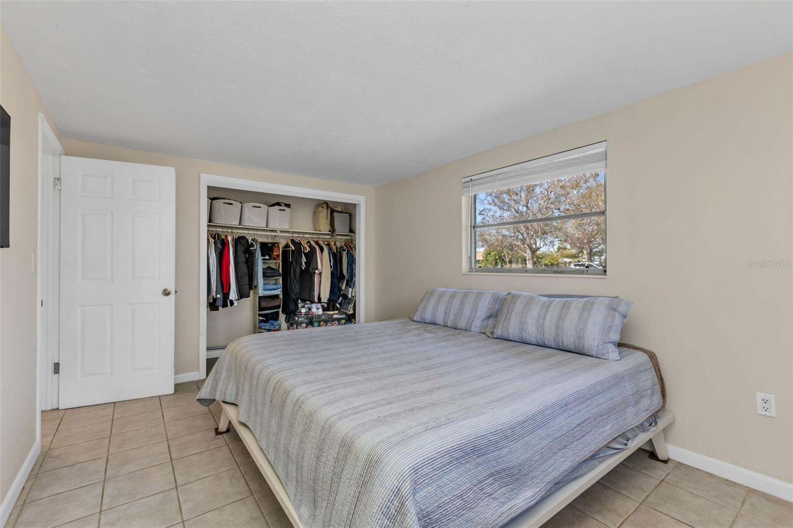 Single Family Residence at 960 DARWIN RD, VENICE, photo 21 of 37