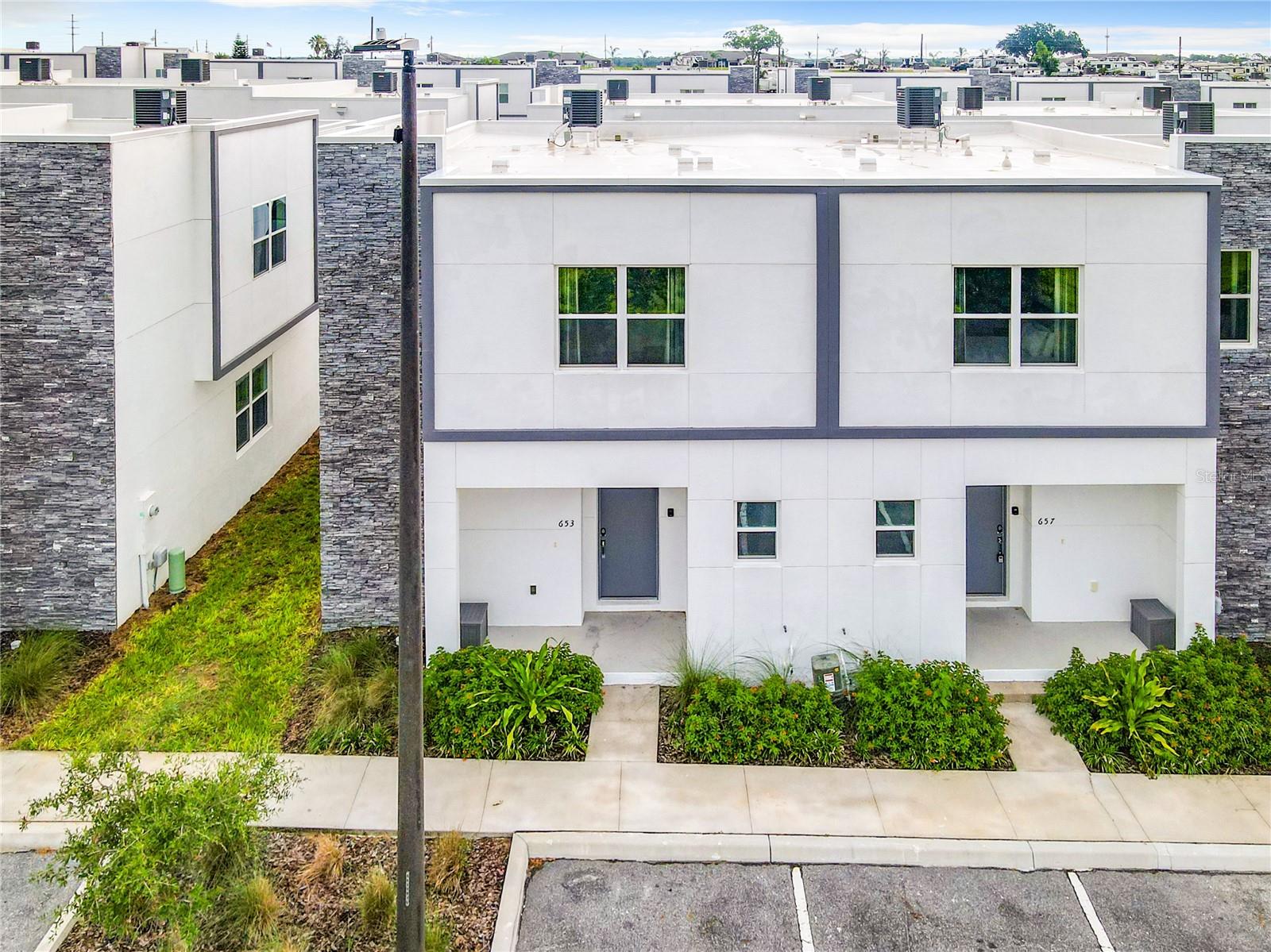 653 TRIKOMO DR