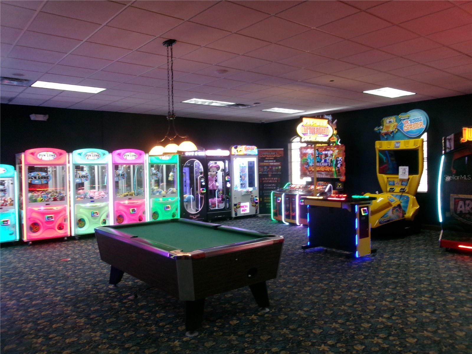 Arcade vide ganes. - 8969 MAJESTY PALM RD, KISSIMMEE