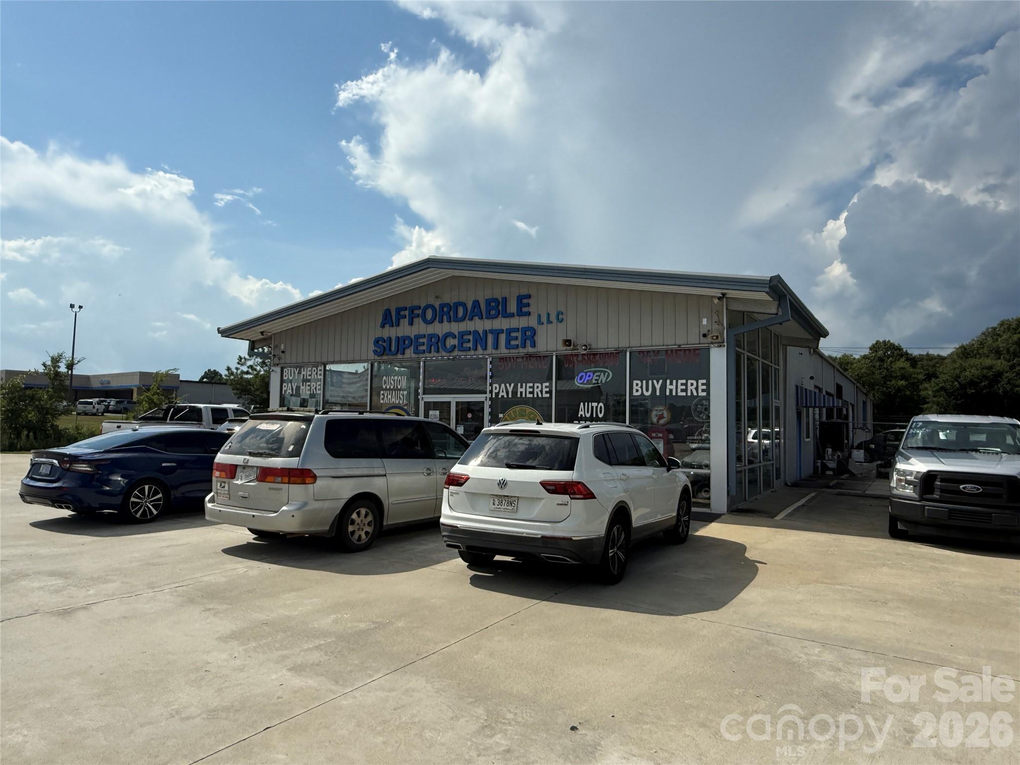 Automotive at 979 E Liberty Street, York, photo 2 of 14