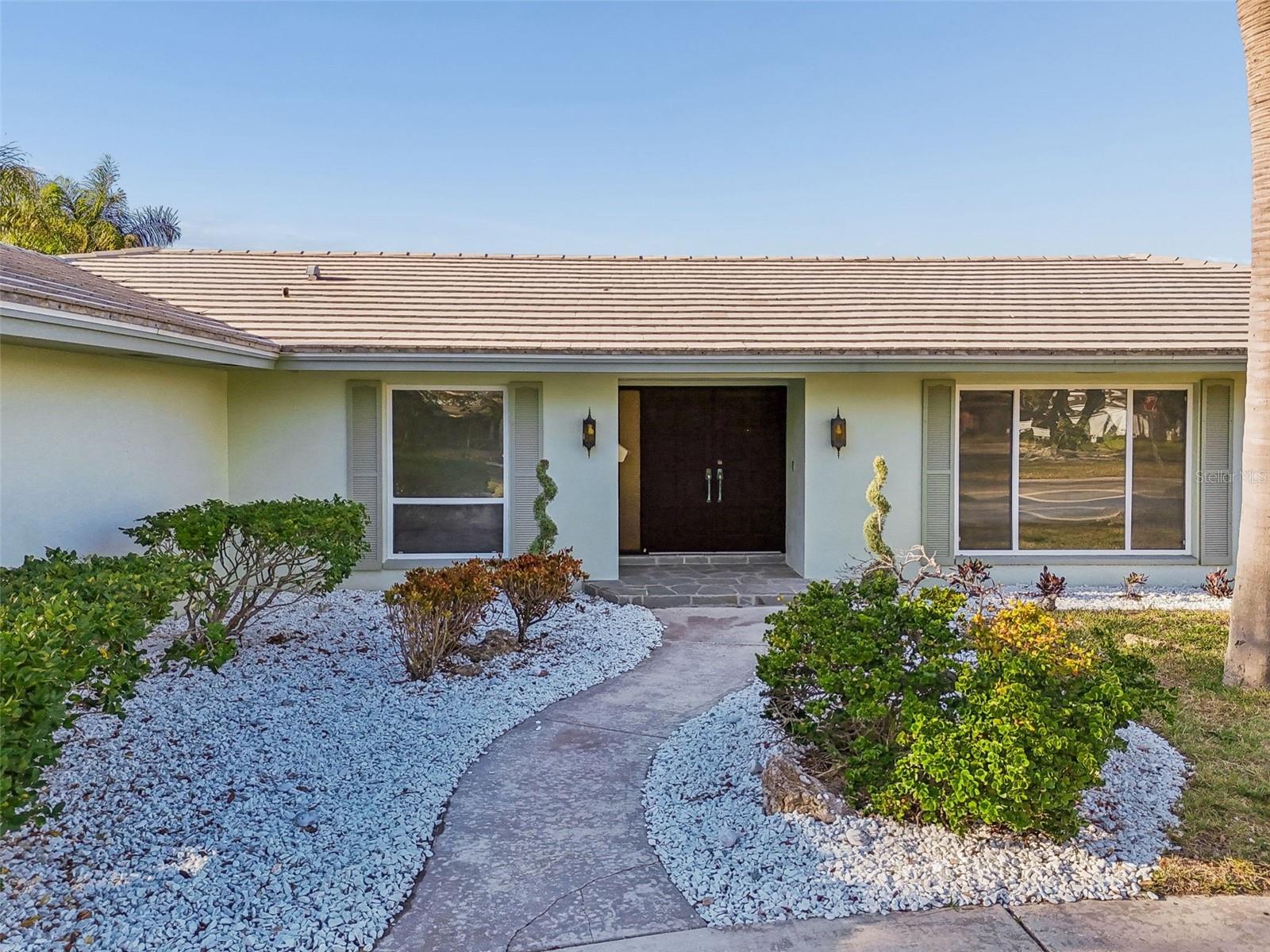 Single Family Residence at 4415 CLEARWATER HARBOR DR N, LARGO, photo 10 of 47