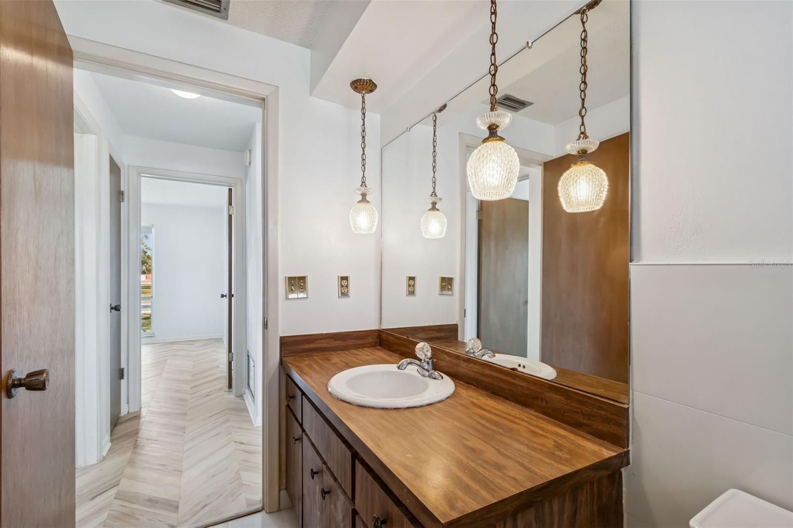 Secondary bath - 4415 CLEARWATER HARBOR DR N, LARGO
