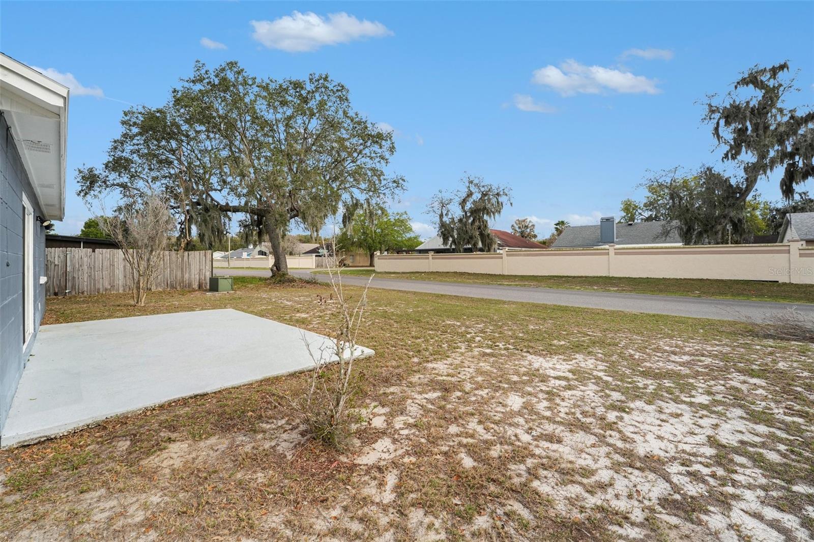 Single Family Residence at 3339 QUEENS COVE LOOP, WINTER HAVEN, photo 2 of 20