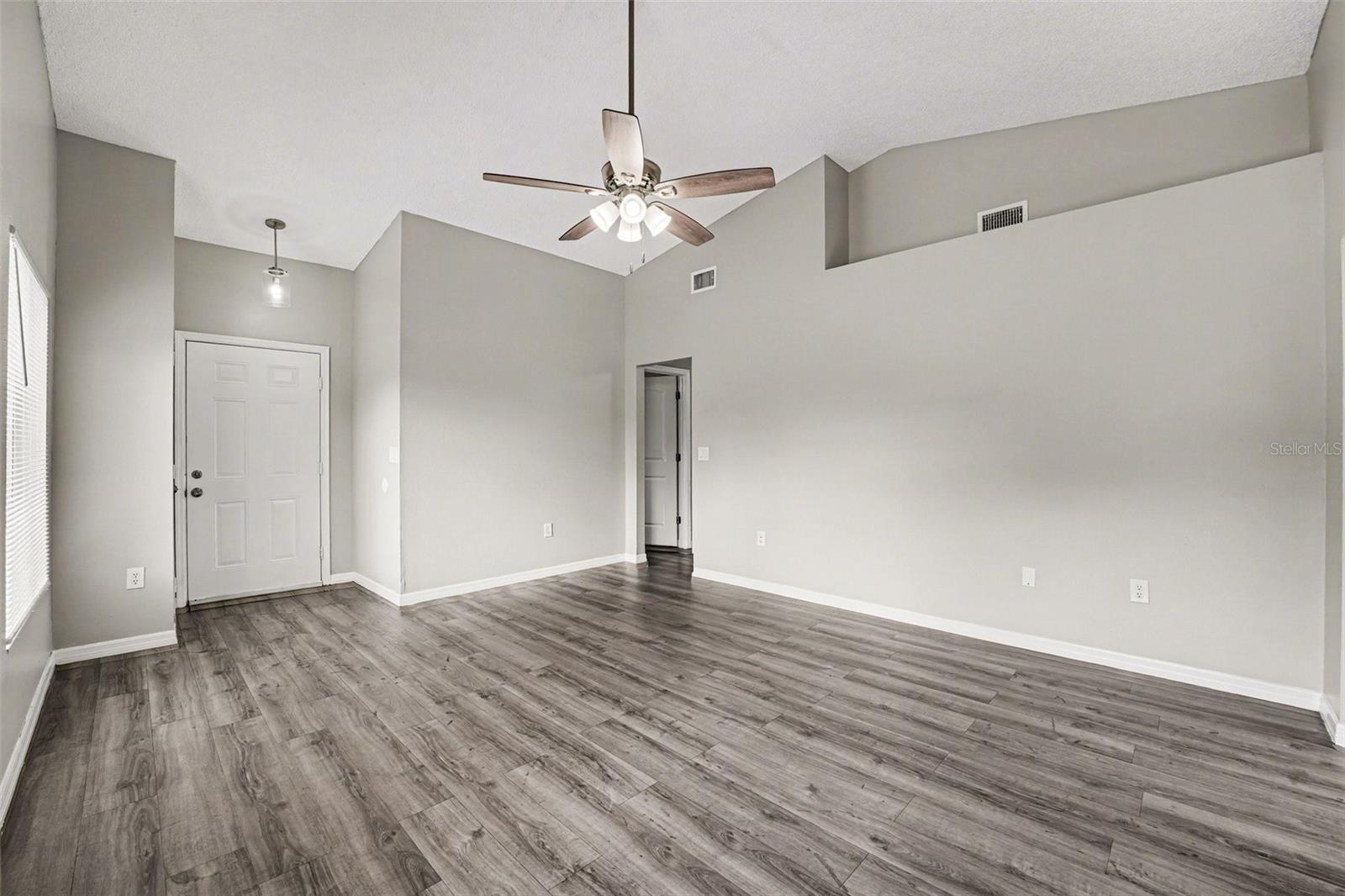 Single Family Residence at 3339 QUEENS COVE LOOP, WINTER HAVEN, photo 5 of 20