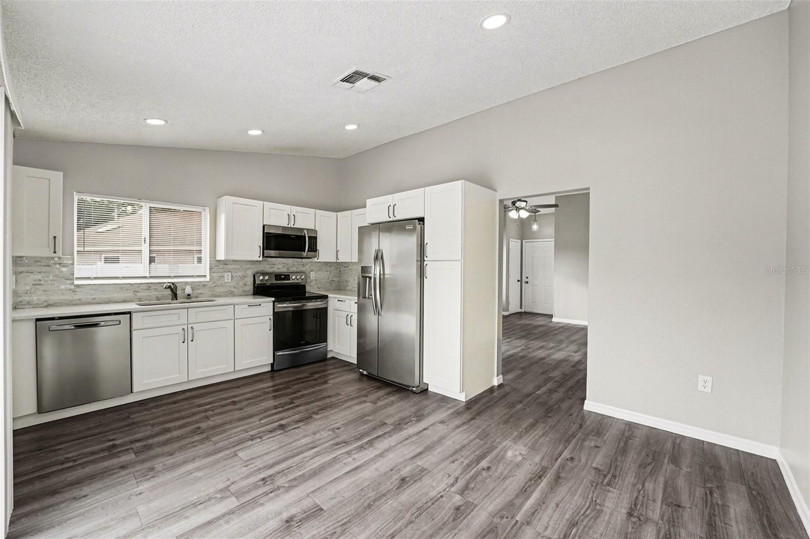 Single Family Residence at 3339 QUEENS COVE LOOP, WINTER HAVEN, photo 11 of 20
