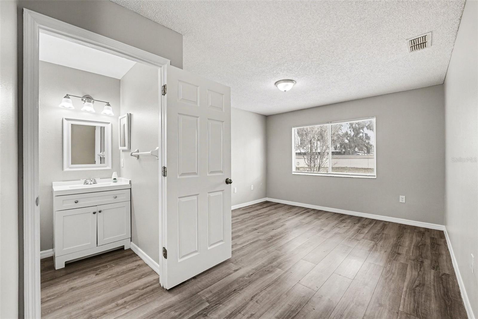 Single Family Residence at 3339 QUEENS COVE LOOP, WINTER HAVEN, photo 15 of 20