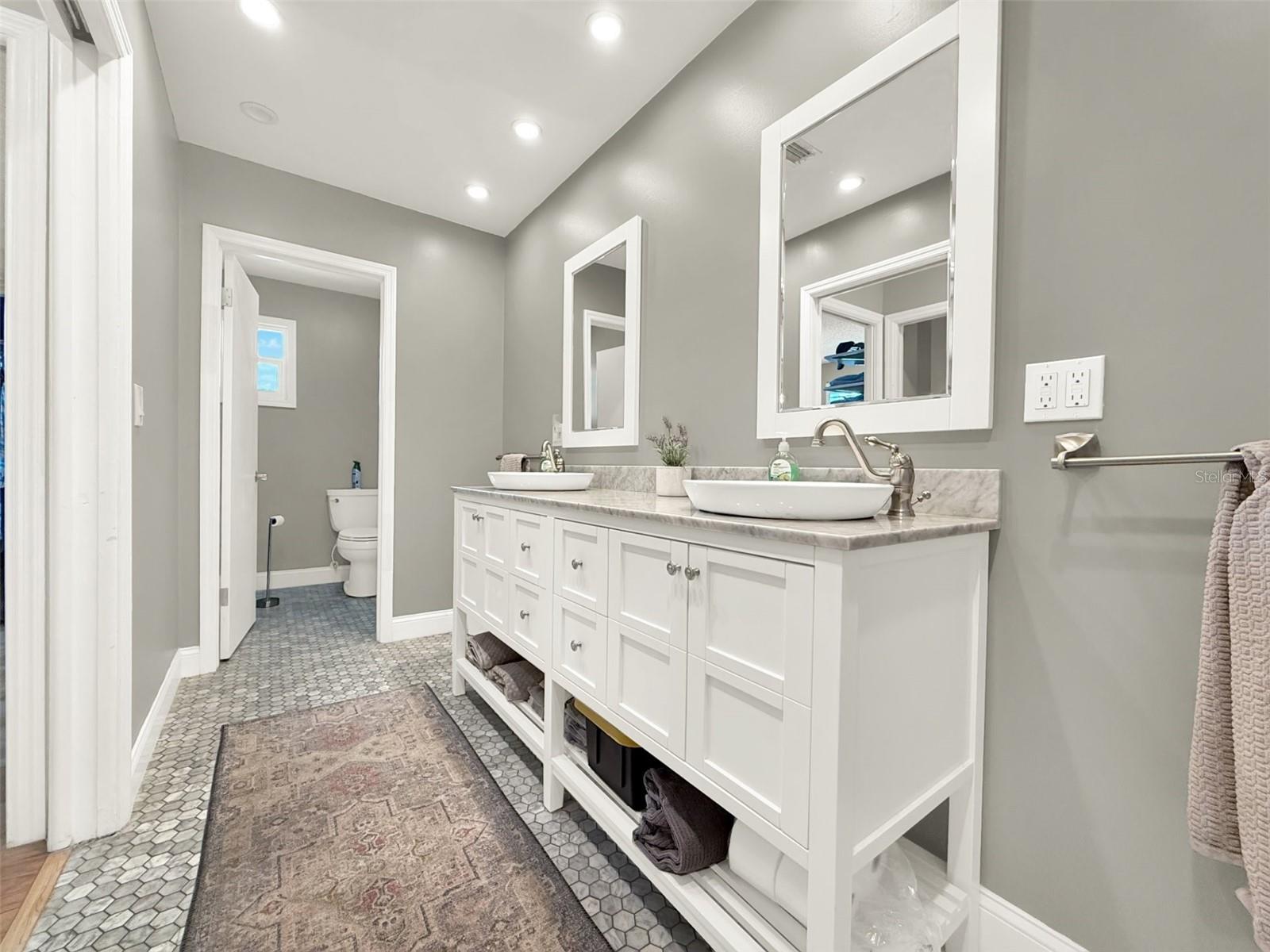 Primary bathroom - 301 QUAY ASSISI, NEW SMYRNA BEACH