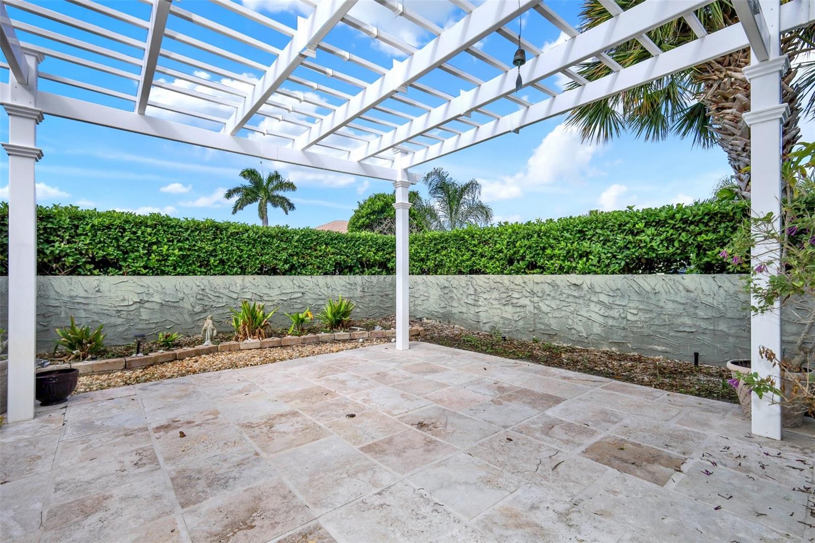 Front courtyard - 301 QUAY ASSISI, NEW SMYRNA BEACH