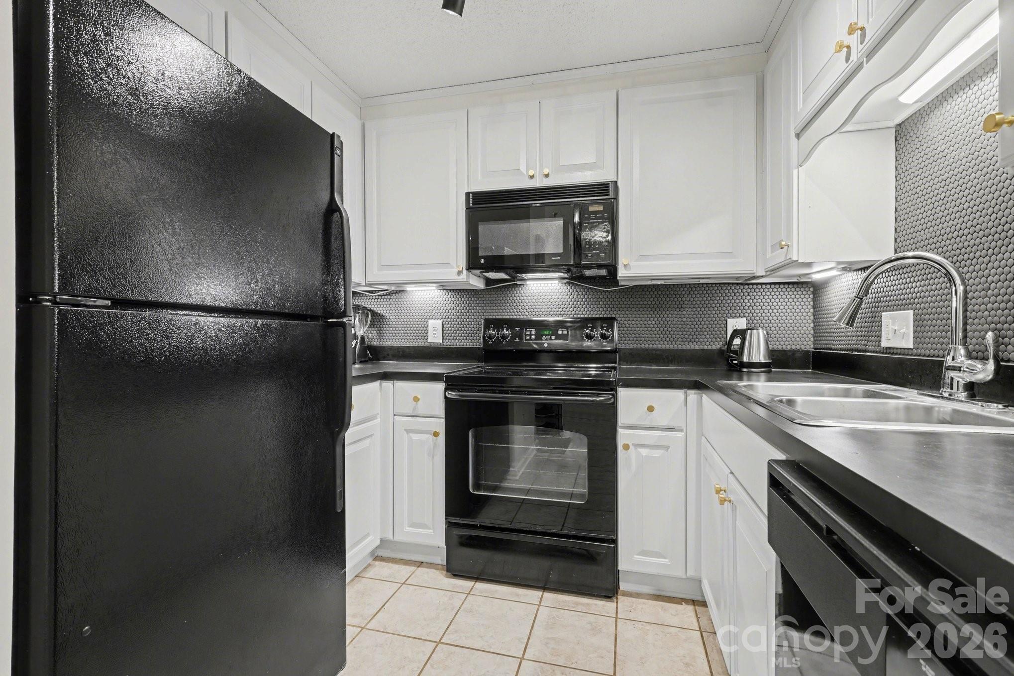 Condominium at 211 Heritage Boulevard, Fort Mill, photo 10 of 18