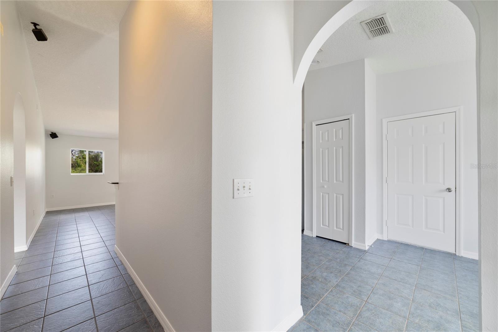 Single Family Residence at 400 PARADISE WOODS CT, DAVENPORT, photo 7 of 24