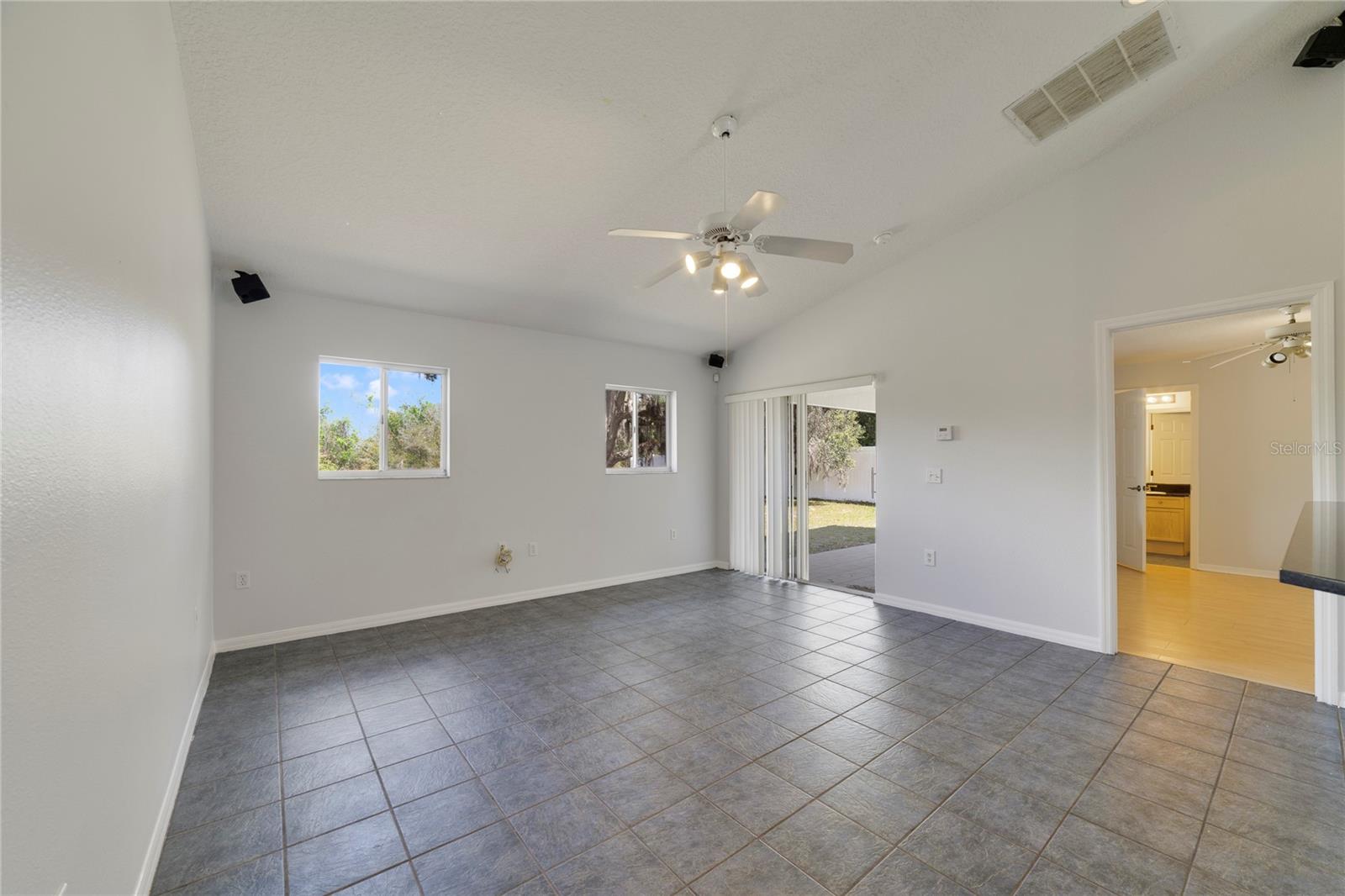 Single Family Residence at 400 PARADISE WOODS CT, DAVENPORT, photo 8 of 24