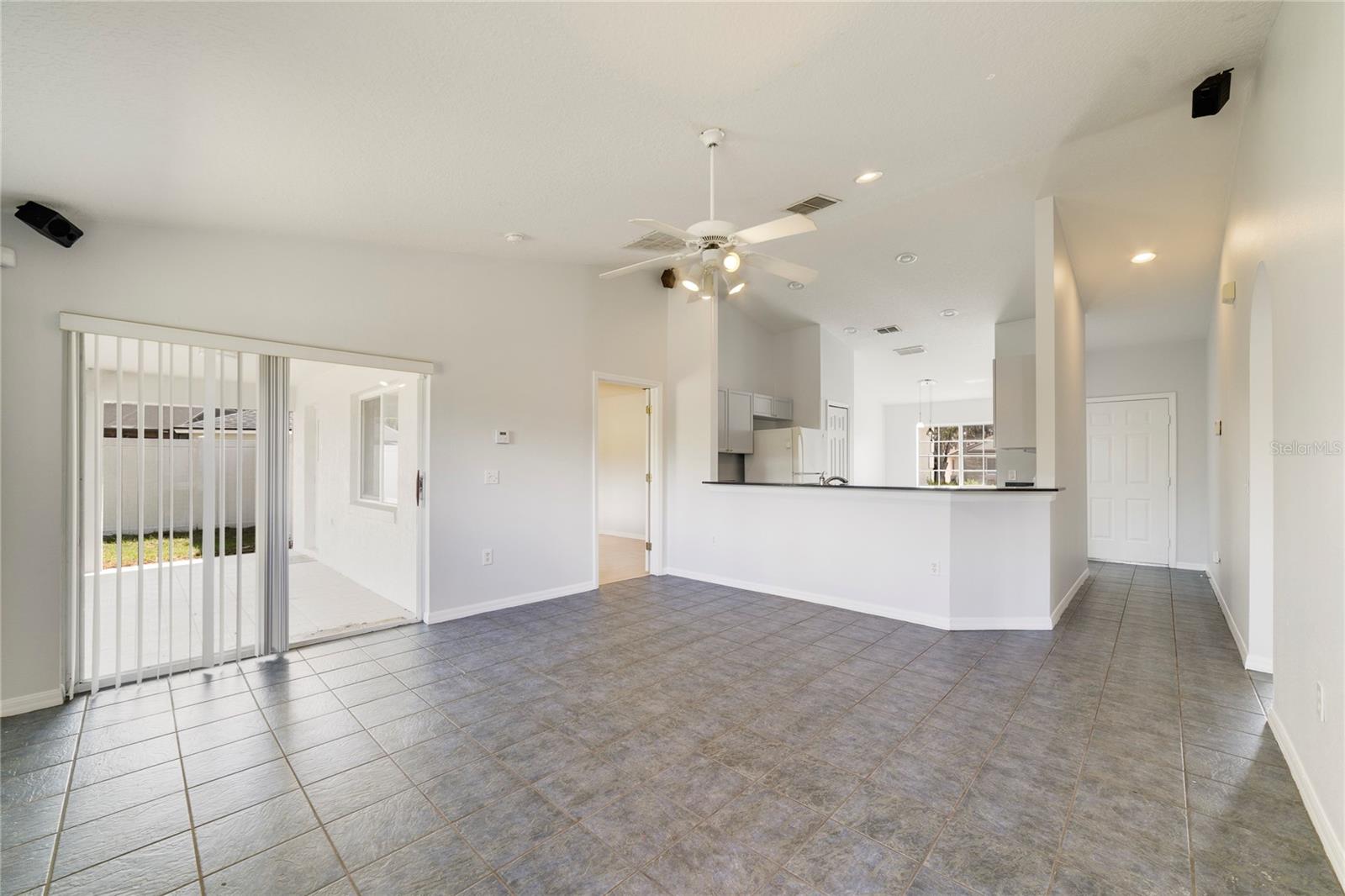 Single Family Residence at 400 PARADISE WOODS CT, DAVENPORT, photo 9 of 24