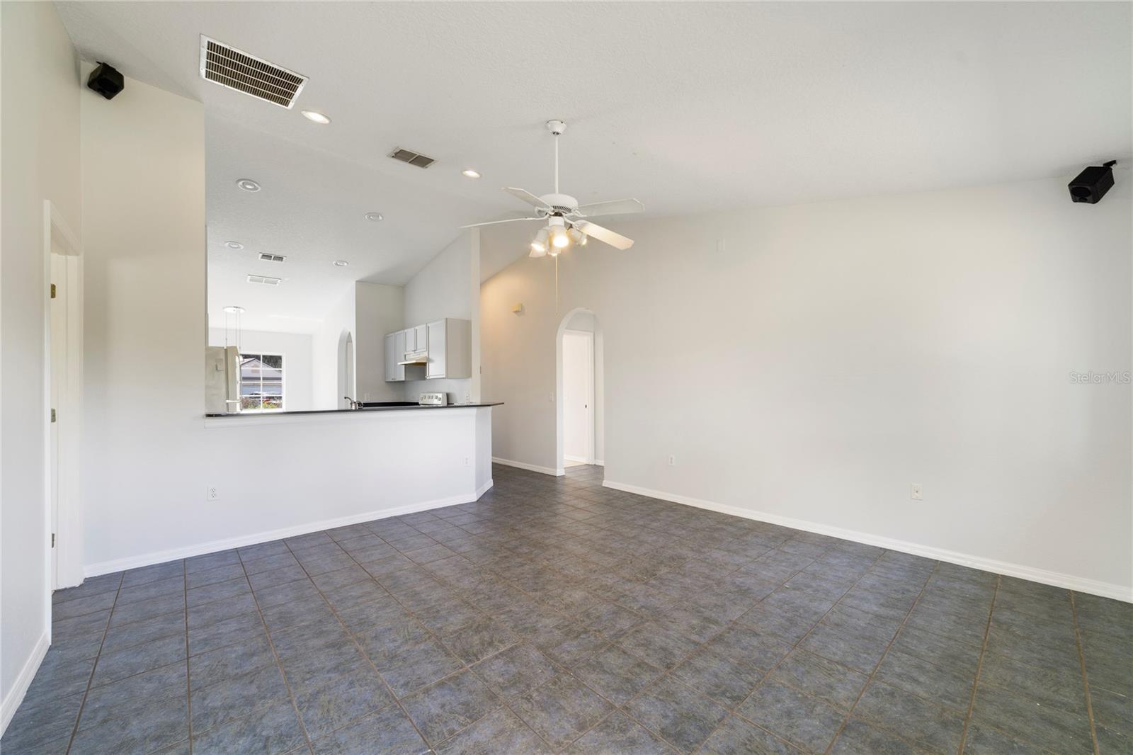 Single Family Residence at 400 PARADISE WOODS CT, DAVENPORT, photo 10 of 24