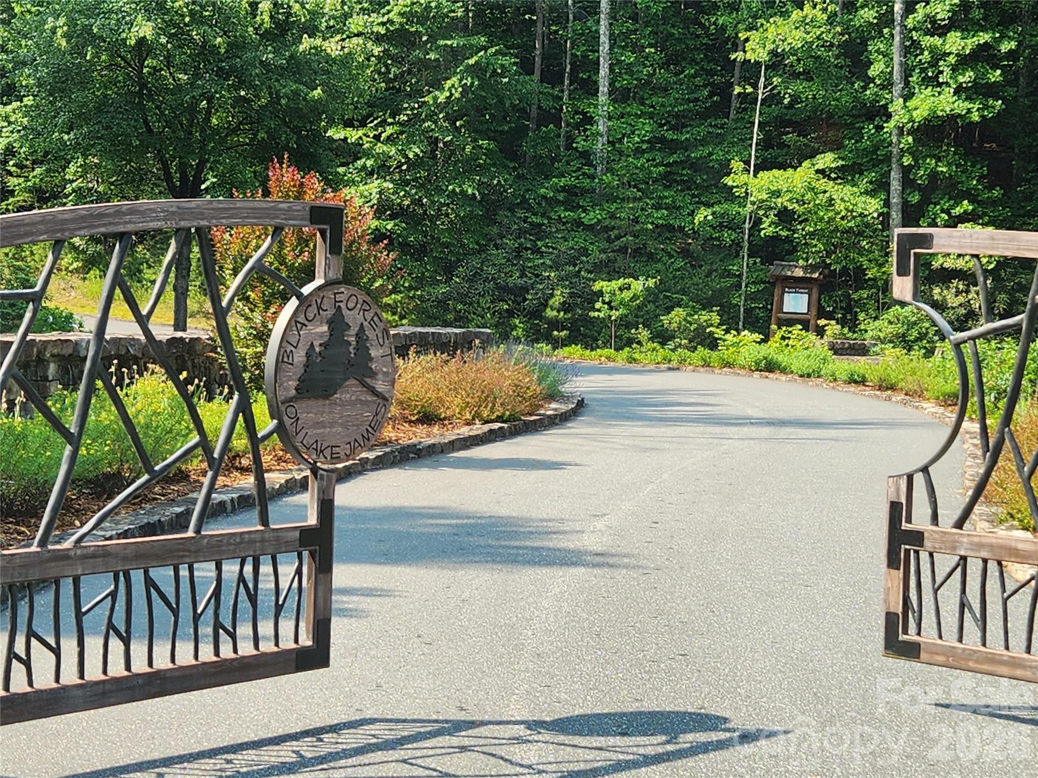 Gated entry - 143 Nature Walk Drive, Marion