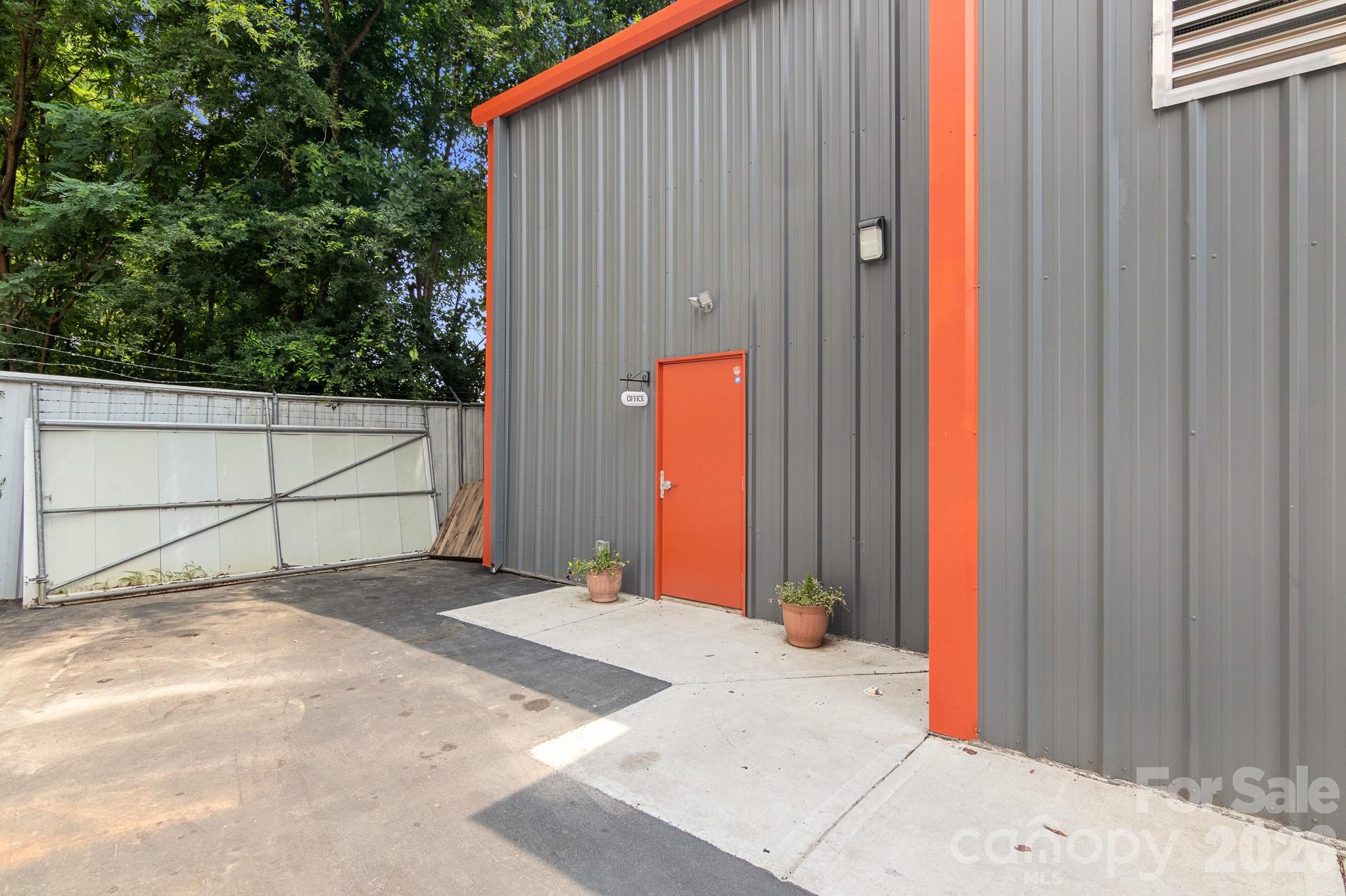 Automotive at 3413 S Tryon Street, Charlotte, photo 2 of 17