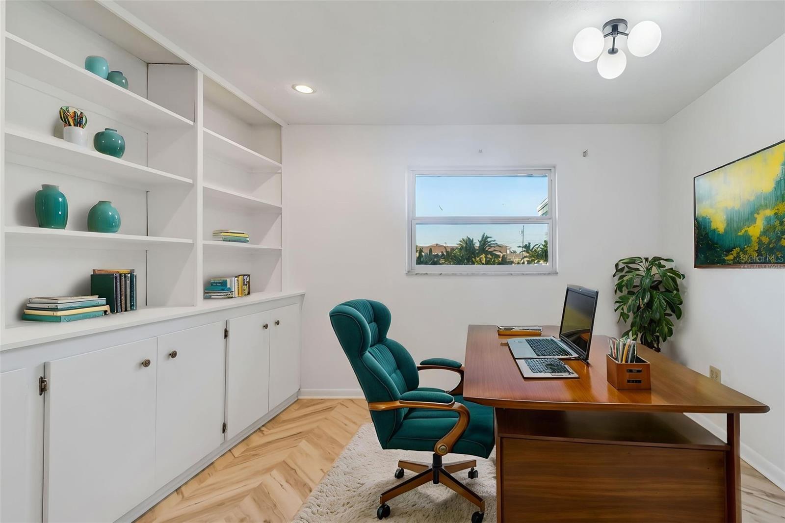 This photo is virtually staged. - 4415 CLEARWATER HARBOR DR N, LARGO