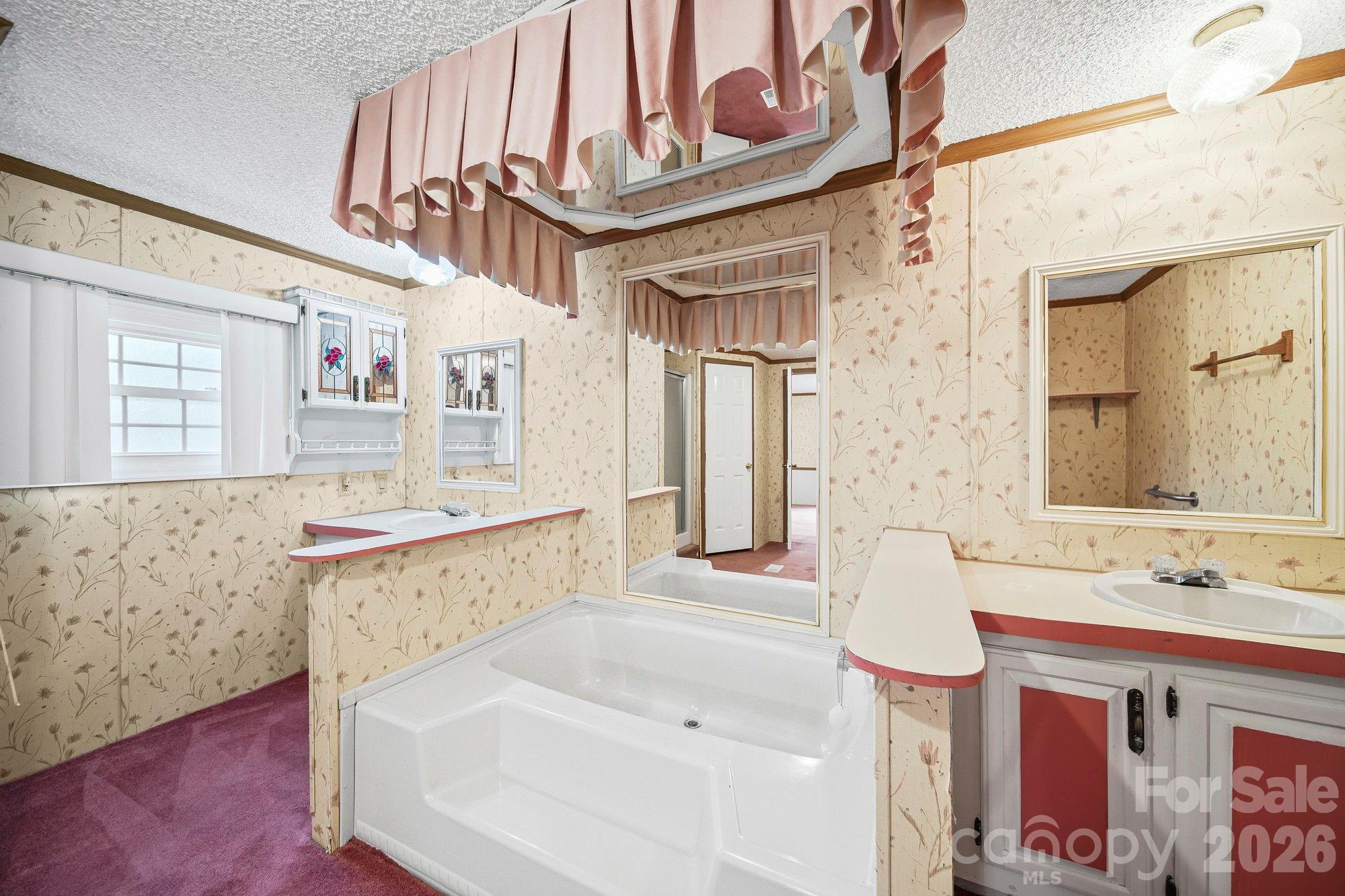 Single Family Residence at 1015 Southwood Drive, Clover, photo 16 of 22