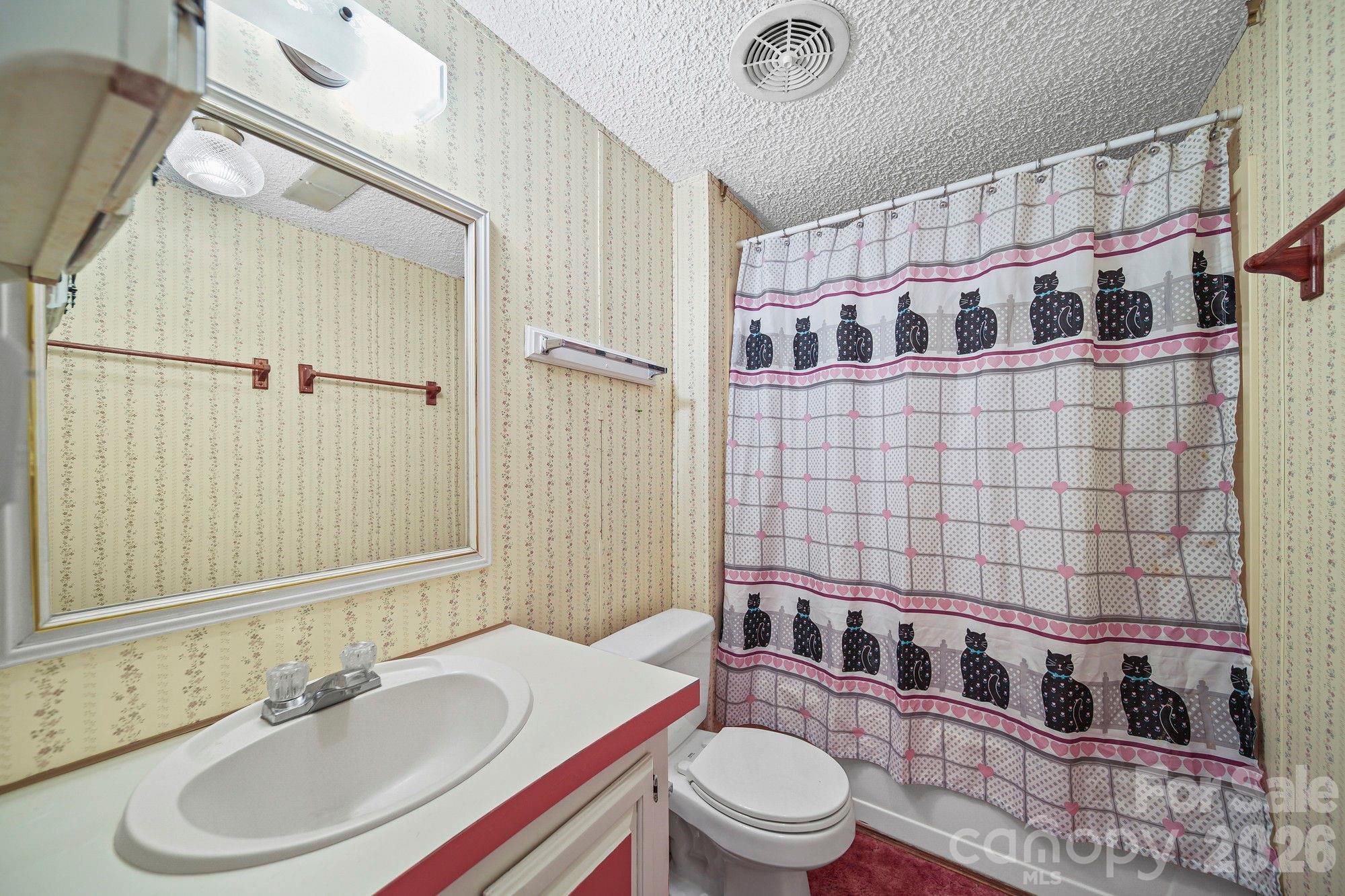 Single Family Residence at 1015 Southwood Drive, Clover, photo 20 of 22