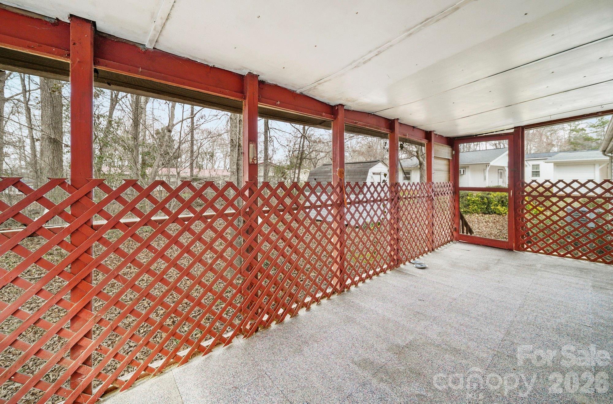 Single Family Residence at 1015 Southwood Drive, Clover, photo 19 of 22