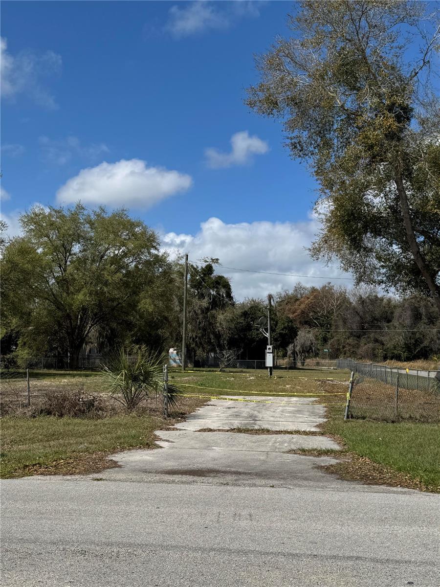 1700 ORANGE LN