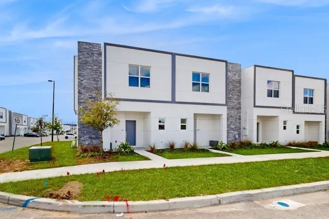 Townhouse at 213 FAMAGUSTA DR, DAVENPORT, photo 2 of 30