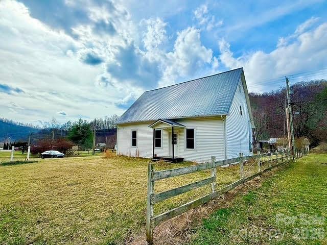 Single Family Residence at 6367 NC 261 Highway, Bakersville, photo 3 of 41