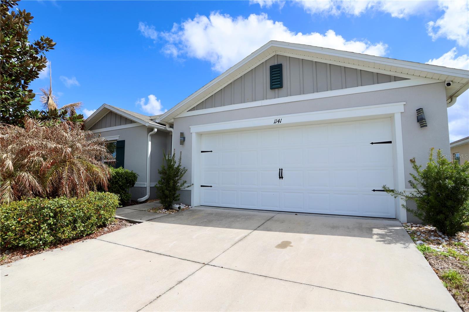 facade - 1141 AUGUSTUS DR, DAVENPORT