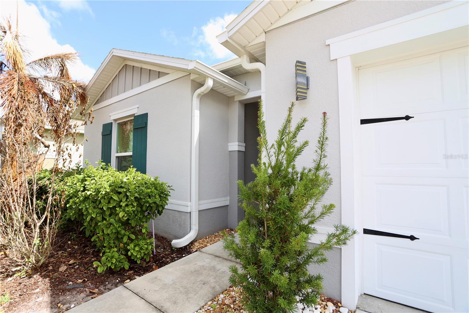 front of home - 1141 AUGUSTUS DR, DAVENPORT